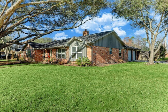 Building Photo - 909 Merriman Ct