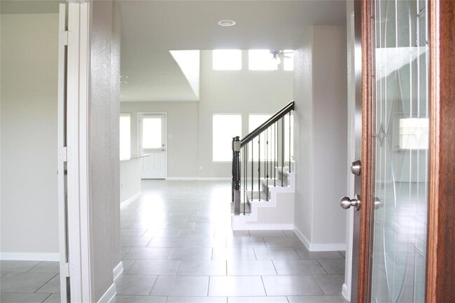 Foto del edificio - 18319 Pin Oak Lake Dr