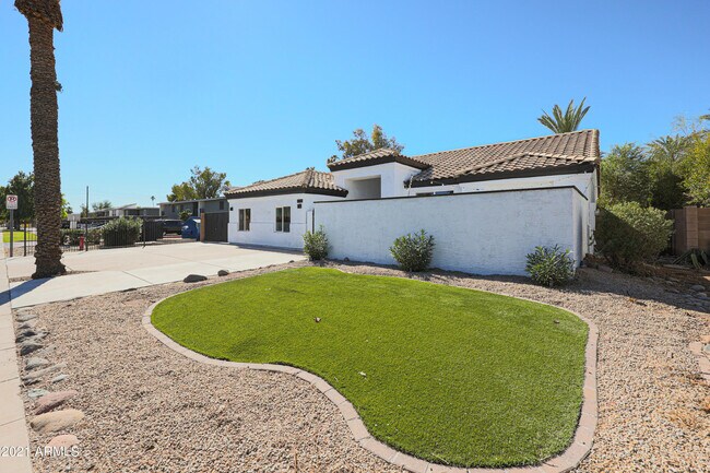Foto del edificio - 3438 N 30th St