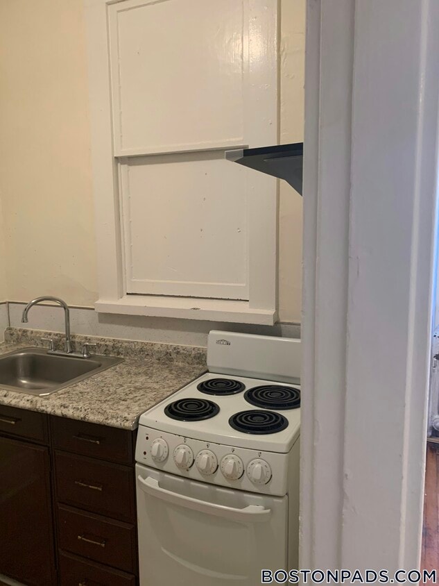 Primary Photo - 25 Park Dr
