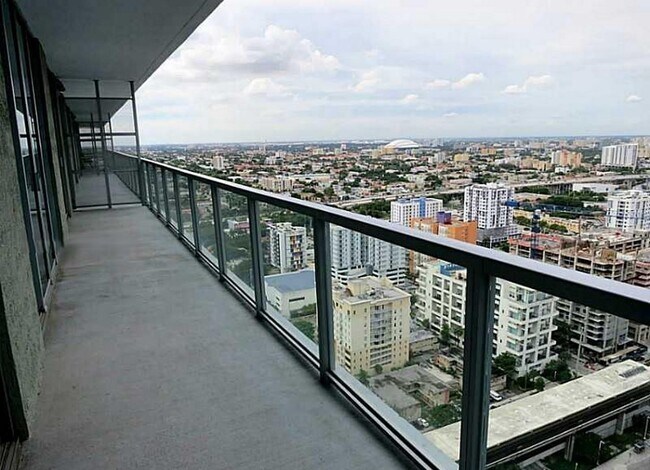 Foto del edificio - 79 SW 12th St