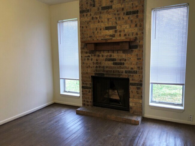 Building Photo - 3611CH
