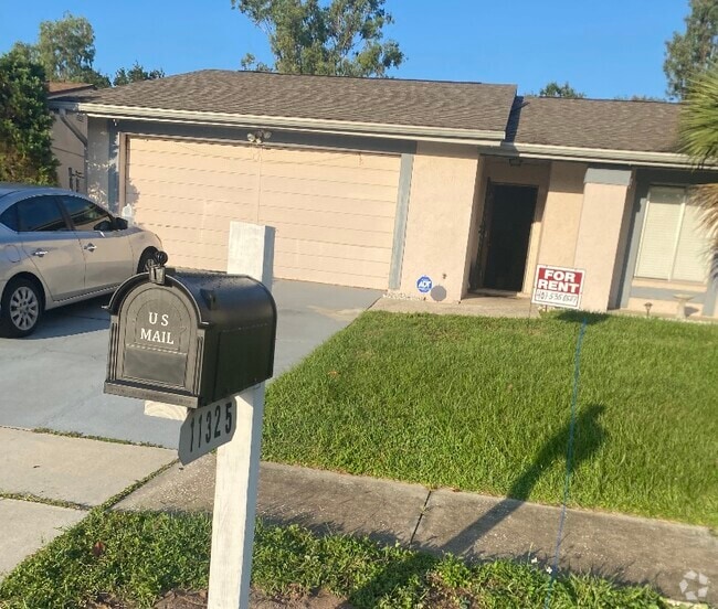 Building Photo - 11325 Carriage Dr