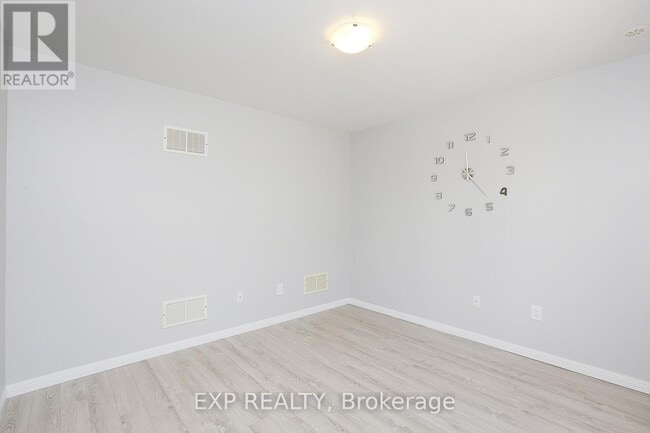 Building Photo - 11 Crossbill Rd