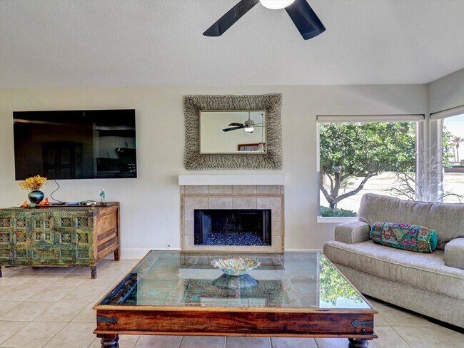 Foto del edificio - 77897 Woodhaven Dr S