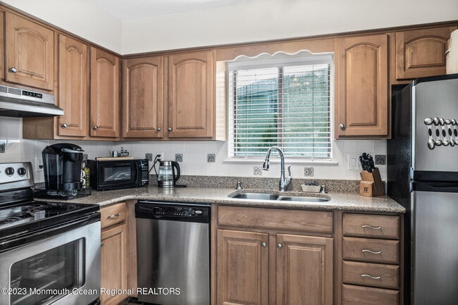 Building Photo - 119 Avery Avenue Unit A1