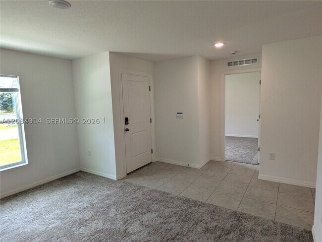 Foto del edificio - 1329 Biarritz St NW