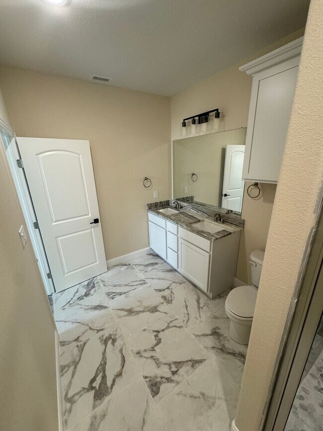 Building Photo - Peaster ISD Modern Living at its best - HI...