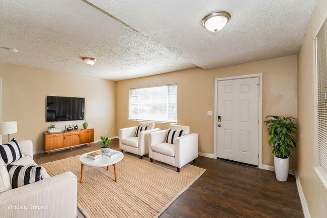 Building Photo - 3041 Detroit Cir N