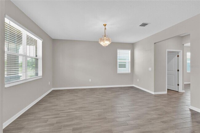 Foto del edificio - 6452 Sprucepine Ln