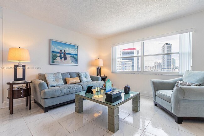 Foto del edificio - 121 Golden Isles Dr