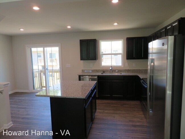 Building Photo - 3 br, 2.5 bath House - 114 Manilla Circle, #1