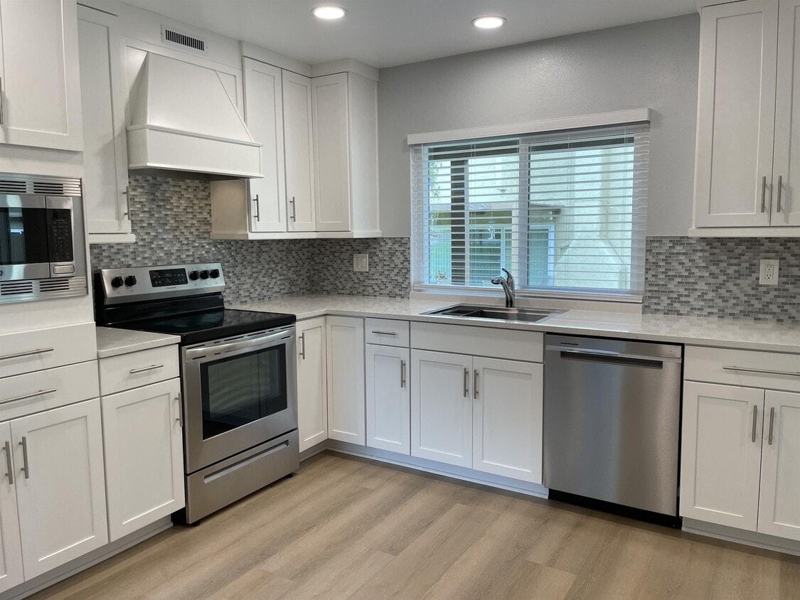 4795 Carmonita Ln, Yorba Linda, CA 92886 Townhome Rentals in Yorba