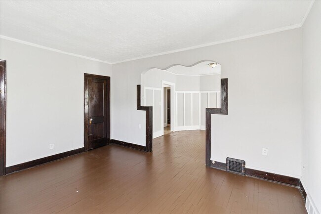 Foto del edificio - 1524 E 204th St