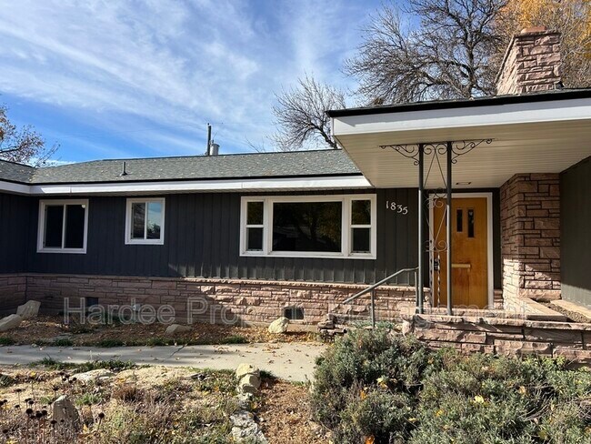 Foto del edificio - 1835 Broadmoor Dr