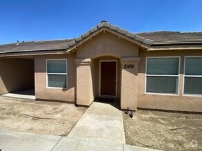 Building Photo - 2109 Bella Oaks Dr