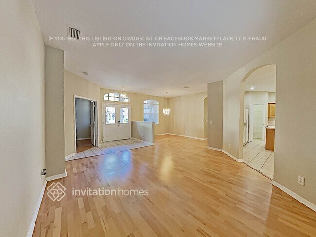 Foto del edificio - 7214 Colonial Lake Dr