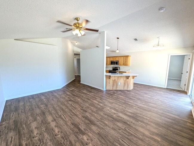 Building Photo - 2001 Presidio St