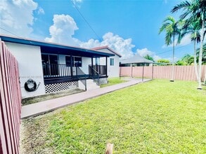 Building Photo - 8260 SW 27th Terrace