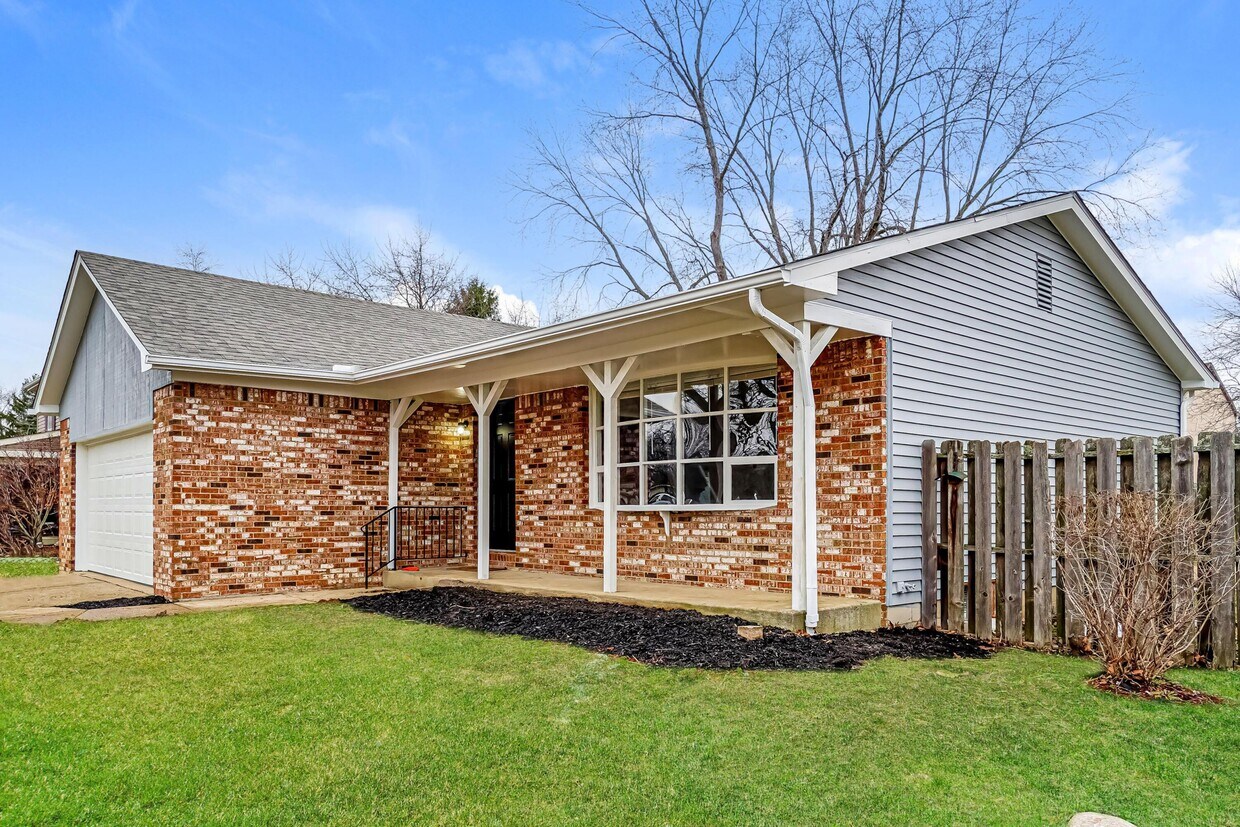 Primary Photo - 6464 Firethorn Ave