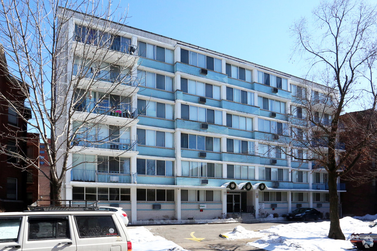 Primary Photo - Crescent Drive Apartments