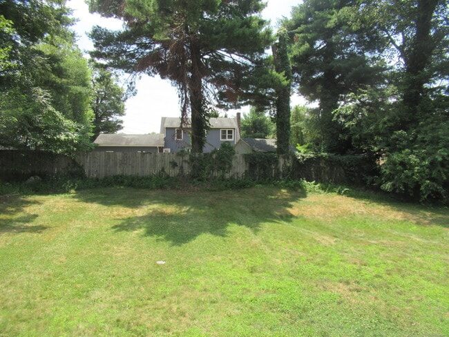 Building Photo - 208 Dino Rd