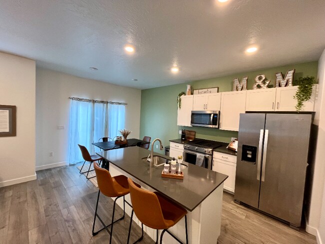 Foto del edificio - 803 S Brubaker Way