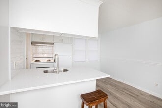 Building Photo - 129 S Main St