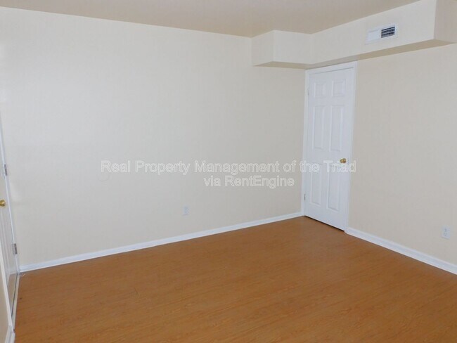 Building Photo - 4216 Parker St