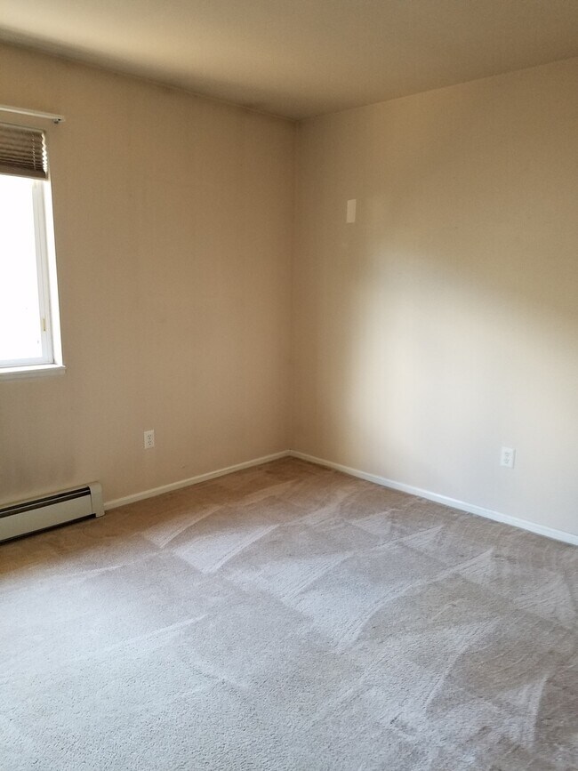 Building Photo - 4701 Cottage Ln