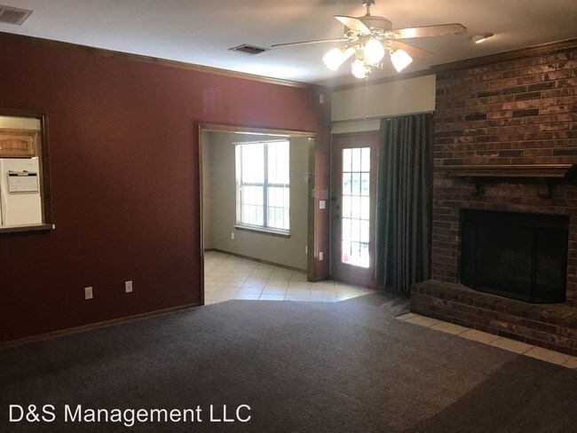 Foto del edificio - 5 br, 3 bath House - 13400 Hedy Avenue
