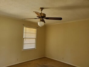 Building Photo - 401 Northside Dr