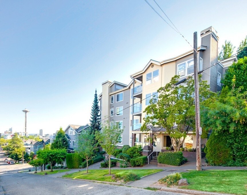 Close to Seattle Center - 1011 5th Ave N