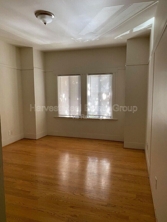 Foto del edificio - 3844 International Blvd