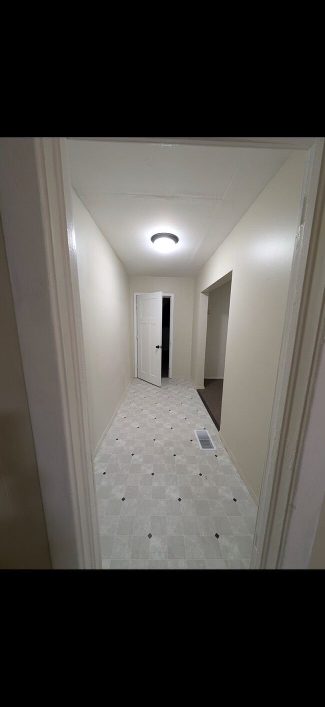 Foto del edificio - 609 6th Ave NE