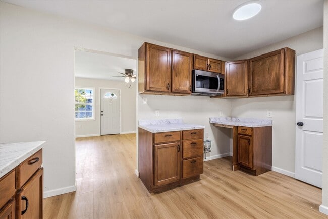 Building Photo - 1127 Harris Way