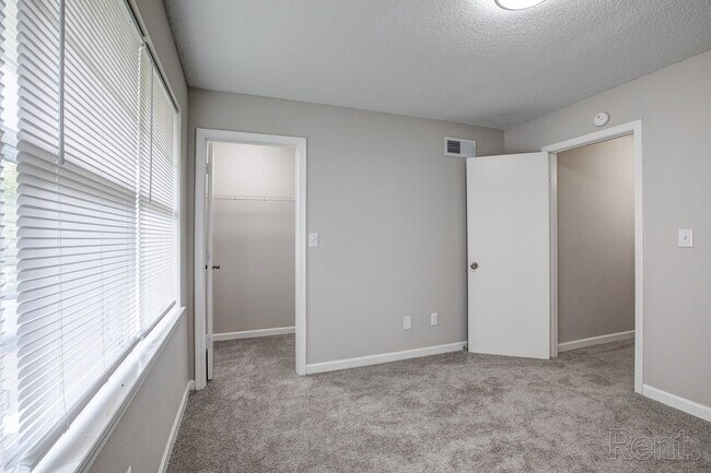 Foto del edificio - Towne at Lakewood Heights