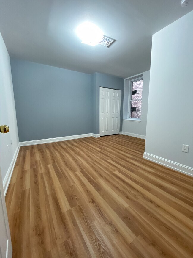 Foto del edificio - 1935 Chestnut Street, Unit 37-3F