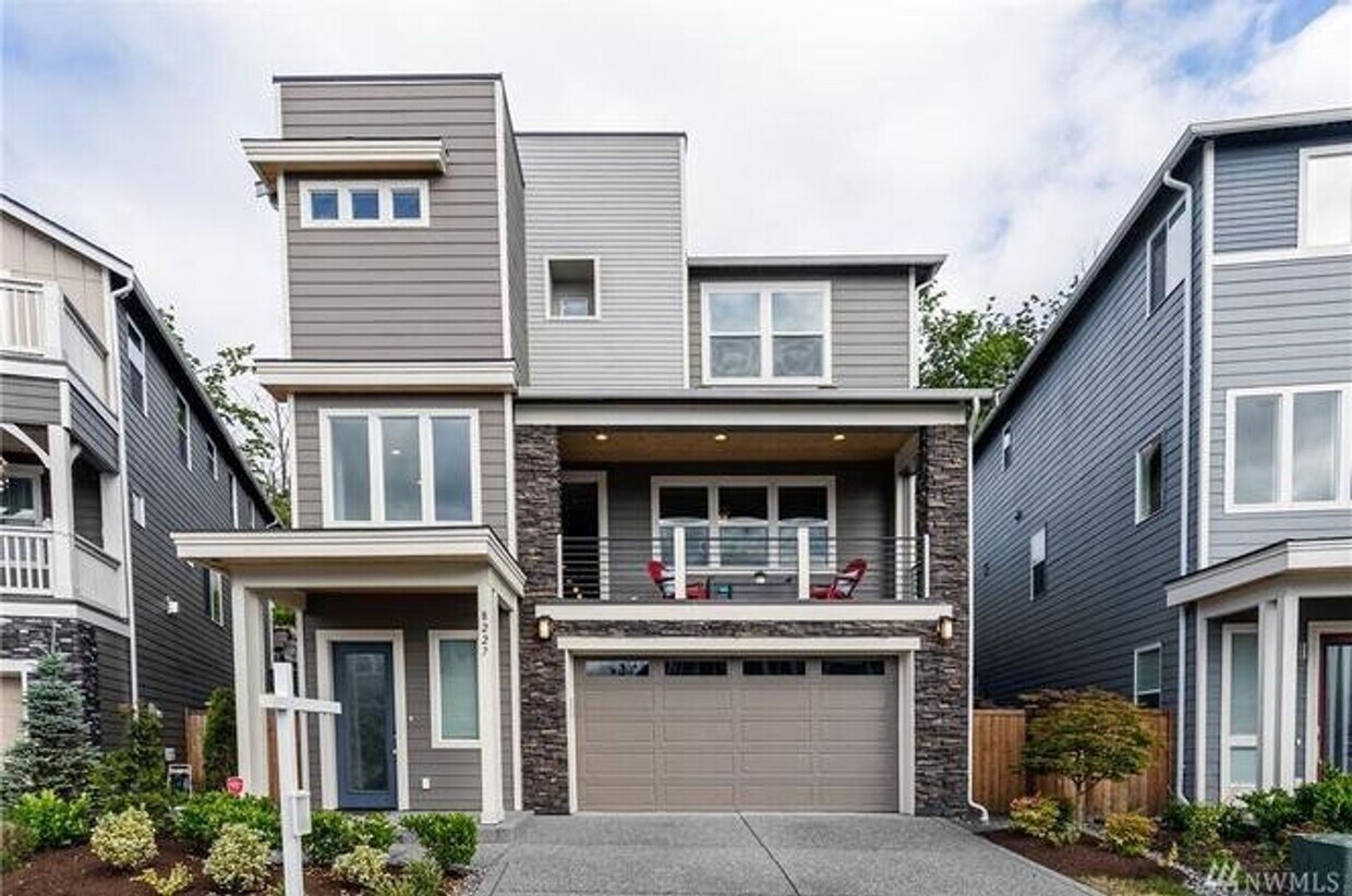 Primary Photo - Great House for Rent
