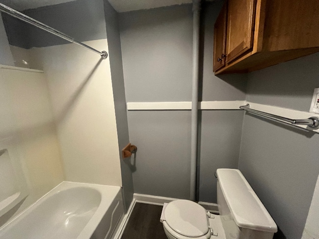 Foto del edificio - 1830 N Oakland Ave