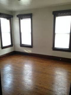 Bedroom - 463 E Queen St