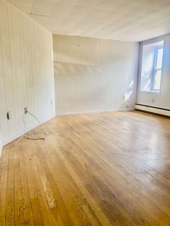 Primary Photo - 231 Gladstone St