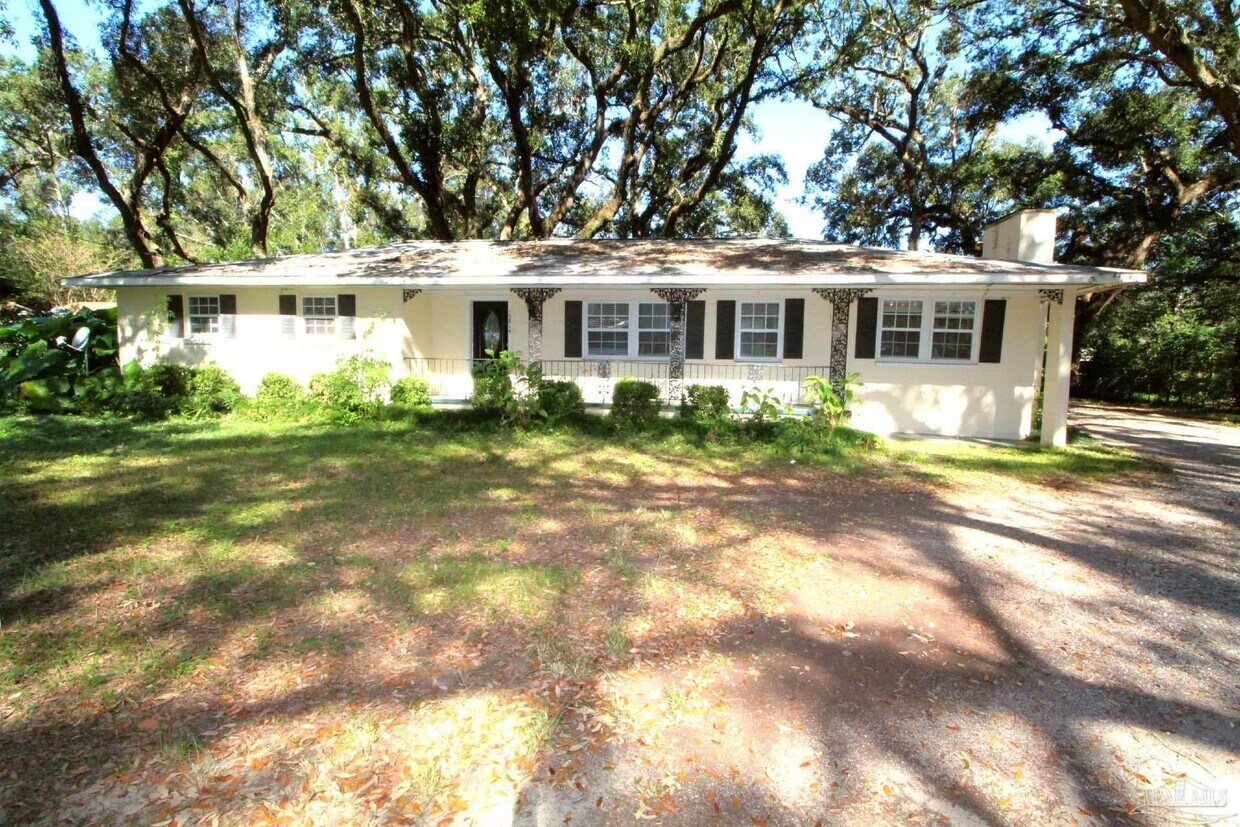 Foto principal - 5814 St Benedict Ave