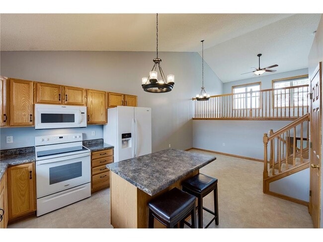 Building Photo - 1728 Ponderosa Ln