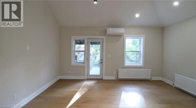 Building Photo - 875 Millwood Rd