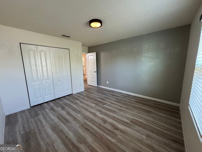 Foto del edificio - 217 Brooklet Cir