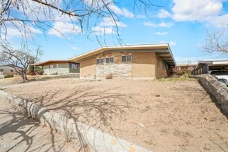 Building Photo - 5505 Martin Ln