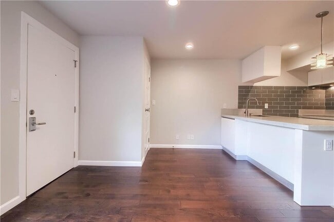 Building Photo - 3110 Red River St