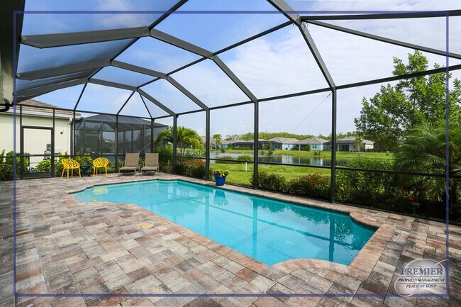 Foto del edificio - ***STUNNING 4 BEDROOM HEATED POOL HOME IN ...
