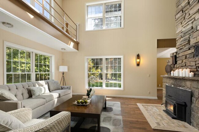 Foto del edificio - 338 Clove Rd